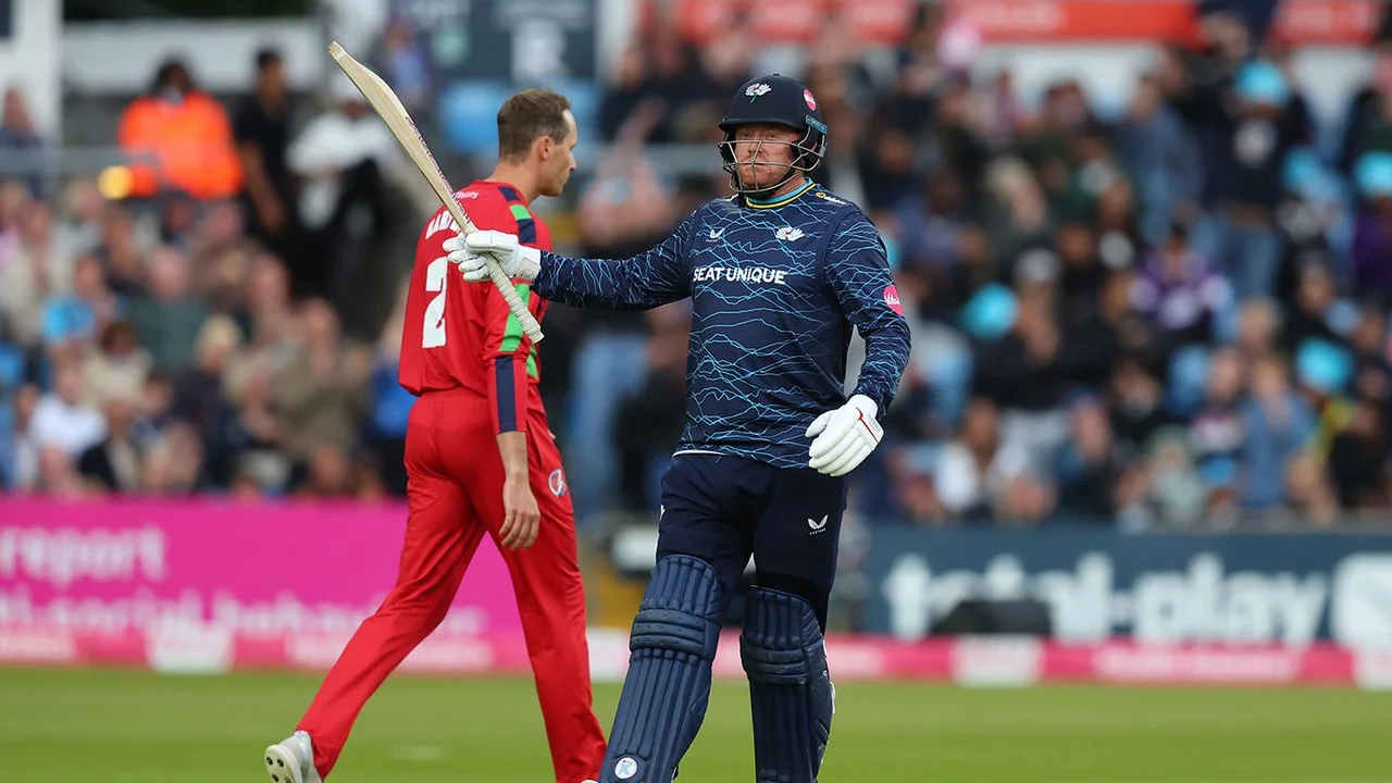 基于ESPNCricinfo报道：Bairstow引领约克郡玫瑰德比大胜